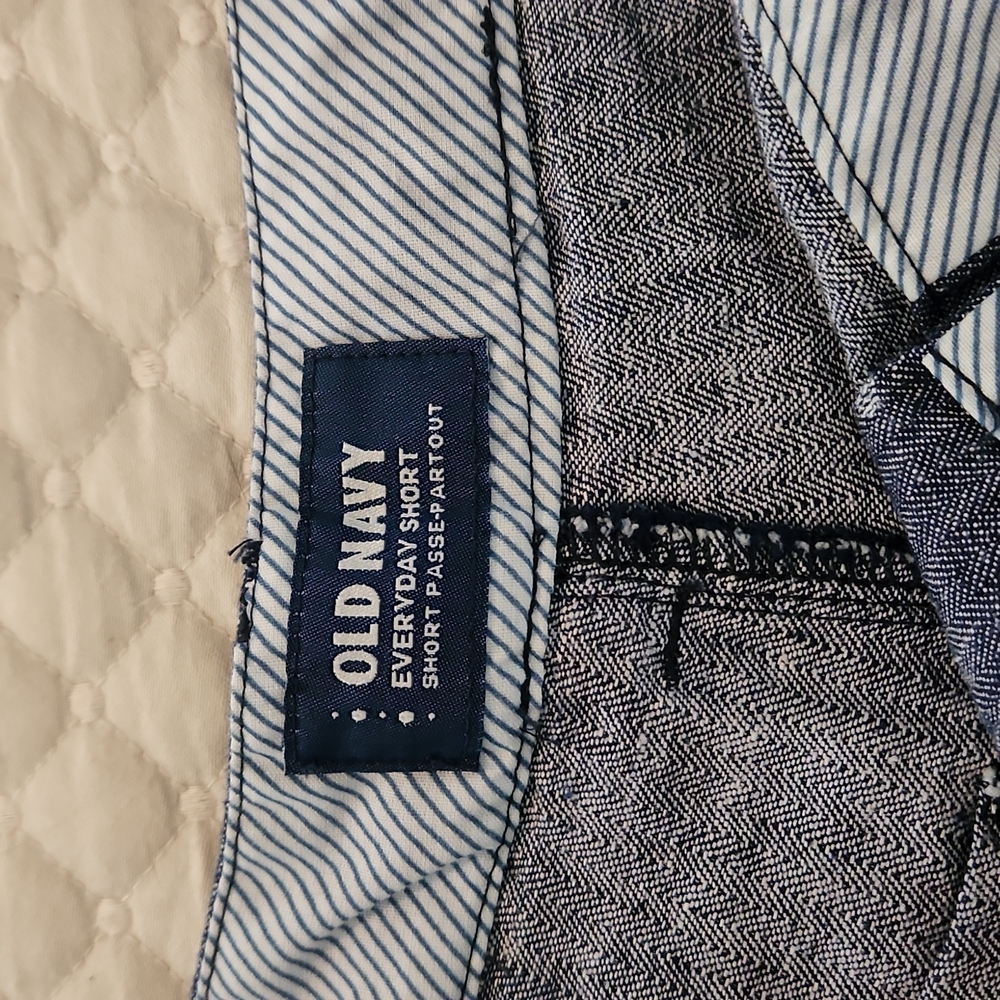 Old navy chambray shorts - Picture 2 of 4